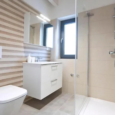 Stella, Pomer, Mit Pool, Sauna Und Whirlpool Holiday home Pula
