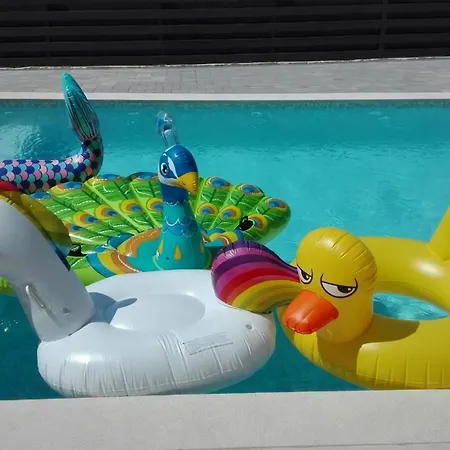 Stella, Pomer, Mit Pool, Sauna Und Whirlpool Pula