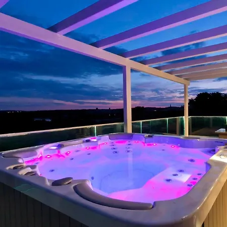 Stella, Pomer, Mit Pool, Sauna Und Whirlpool *